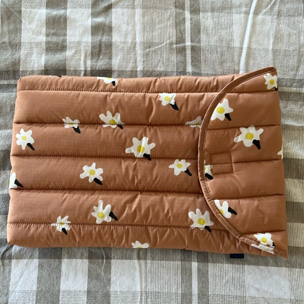 Baggy MacBook Pro case